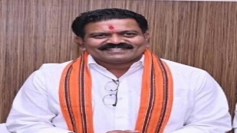 जगदलपुर में उपमुख्यमंत्री विजय शर्मा का नक्सलवाद पर बड़ा बयान: आत्मसमर्पण करने वालों का स्वागत, अन्य के खिलाफ सख्त कार्रवाई