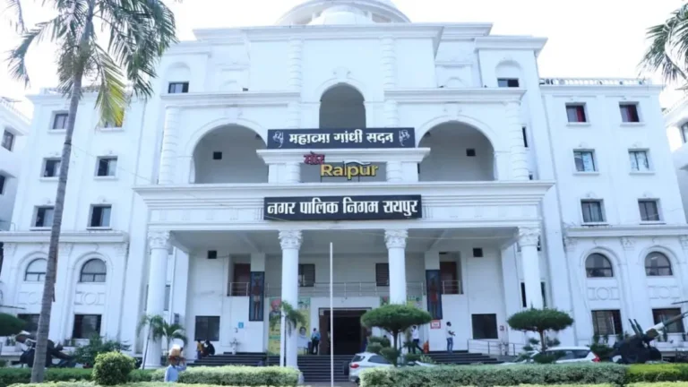 Raipur News: संपत्तिकर नहीं चुकाने पर निगम की बड़ी कार्रवाई, 6 व्यावसायिक परिसर सील