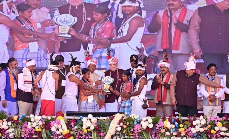 Bastar Pandum 2026: जनजातीय नाट्य में सुकमा जिला प्रथम, अमित शाह और सीएम साय ने कलाकारों को किया सम्मानित