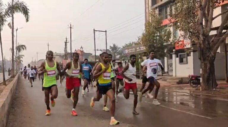 भानुप्रतापपुर मैराथन में दिखी खेल भावना, पूर्व नक्सलियों की भागीदारी ने दिया सकारात्मक संदेश