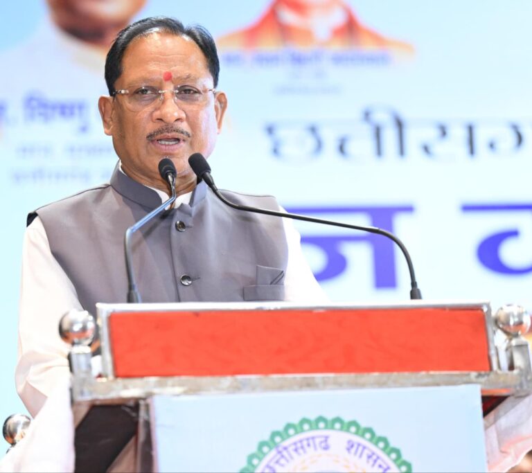 सीएम विष्णु देव साय ने हज यात्रियों को मेडिकल किट सौंपकर दी शुभकामनाएं