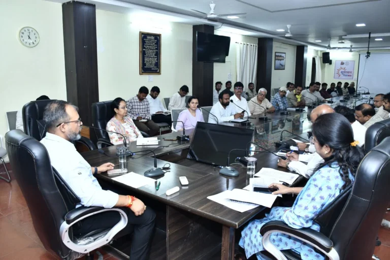 मुंगेली प्रशासन की अपील, पेट्रोल-डीजल की कोई कमी नहीं, अफवाहों पर न दें ध्यान