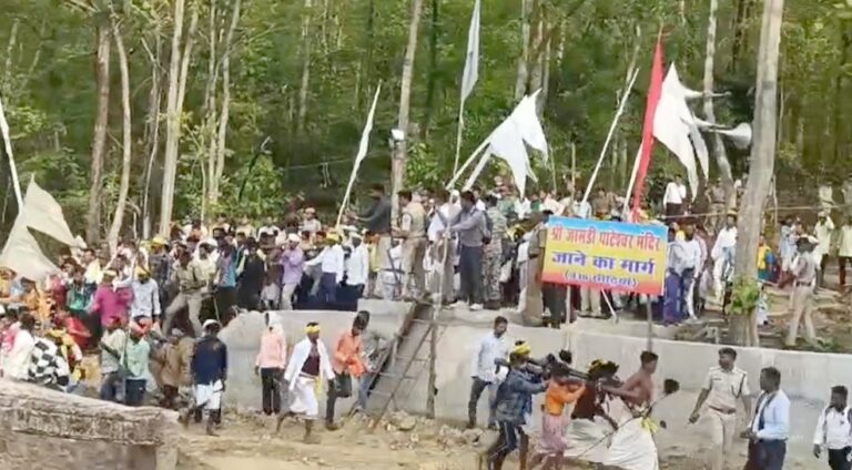सीएम साय की पहल से जामड़ी पाट में शांतिपूर्ण संपन्न हुआ आदिवासी समाज का पारंपरिक अनुष्ठान
