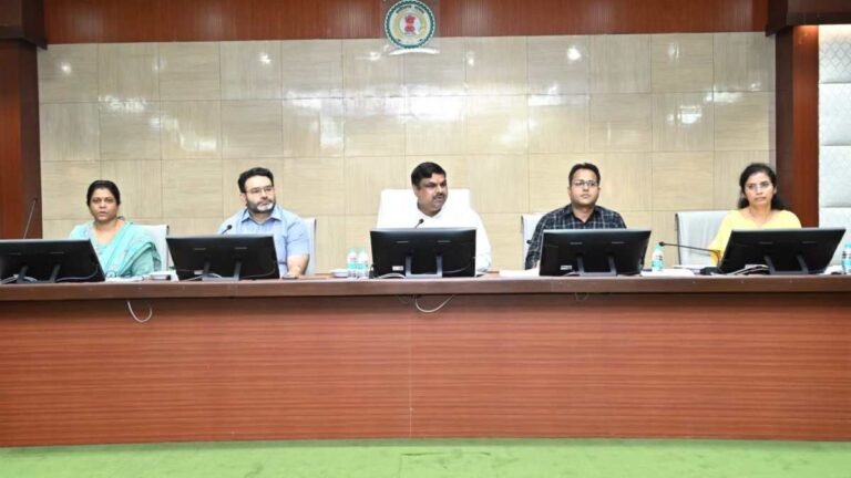 स्कूल शिक्षा विभाग की समीक्षा बैठक में बड़े फैसले, 1 अप्रैल से शुरू होगा नया शैक्षणिक सत्र