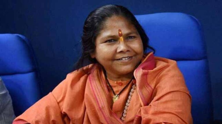 रायपुर पहुंचीं ओबीसी आयोग की अध्यक्ष साध्वी निरंजन ज्योति, आरक्षण मुद्दे पर होगी चर्चा