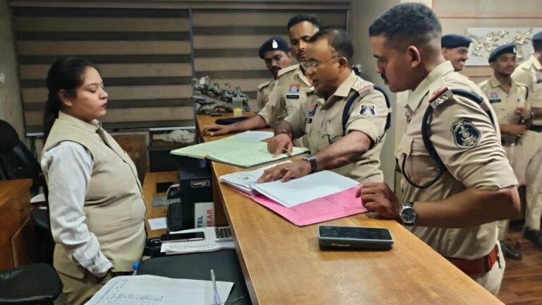 रायपुर में होटल-लॉज पर पुलिस की सघन जांच, 89 ठहराव स्थलों की चेकिंग, 17 संदिग्धों का सत्यापन
