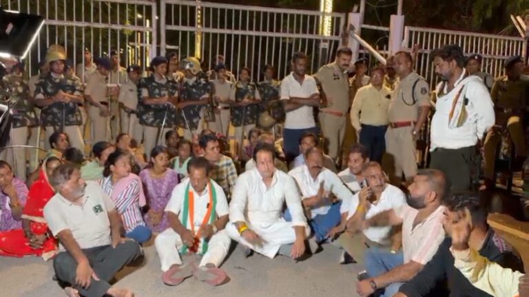 नकटी बेदखली विवाद: मुख्यमंत्री आवास के बाहर कांग्रेस का धरना, कलेक्टर से होगी वार्ता