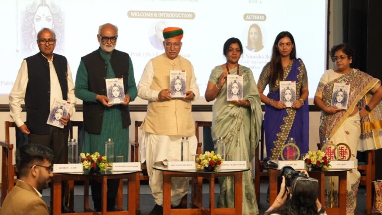 केंद्रीय मंत्री अर्जुन राम मेघवाल ने किया ‘INDIA’S AI: Through Her Lens’ पुस्तक का विमोचन