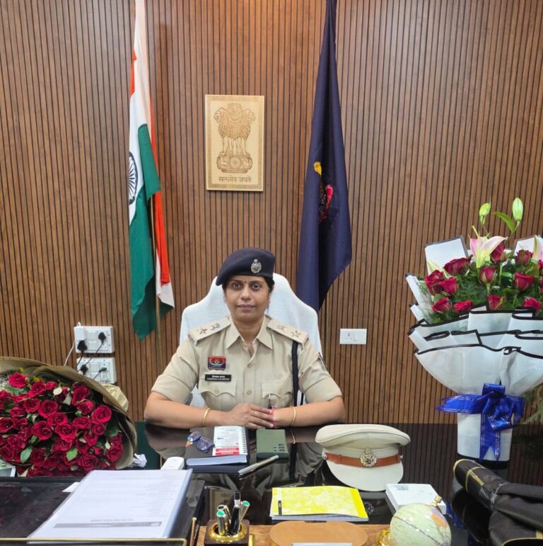 रायपुर पुलिस कमिश्नरेट में नए अधिकारियों ने संभाला कार्यभार, कई थानों में बदले प्रभारी
