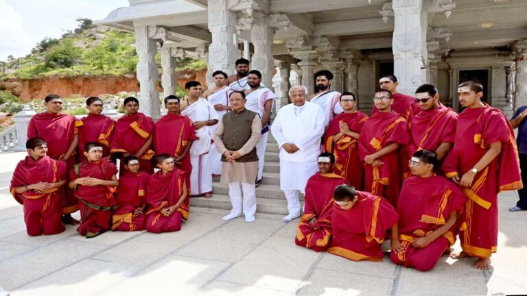 बेंगलुरु में बोले CM साय: मूल्य आधारित शिक्षा और सेवा ही विकसित भारत की मजबूत नींव