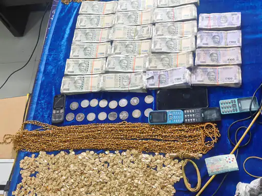 रायपुर में पीतल को सोना बताकर 22 लाख की ठगी: मुंबई से 3 शातिर ठग गिरफ्तार, खुदाई में पुराना सोना मिलने का झांसा देकर दिया था वारदात को अंजाम