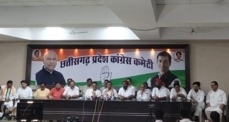 बस्तर पंडुम पर गरमाई सियासत, दीपक बैज बोले- करोड़ों खर्च कर रही सरकार, विकास पर नहीं ध्यान