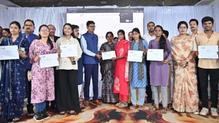 धमतरी में वित्त मंत्री ओपी चौधरी की बड़ी घोषणा, स्किल्ड युवाओं को मिलेंगे 10-10 हजार रुपये