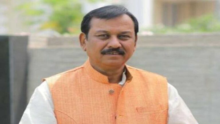 दुर्ग सांसद विजय बघेल ने दो निगम आयुक्तों पर लगाया विशेषाधिकार हनन का आरोप, लोकसभा अध्यक्ष से की शिकायत