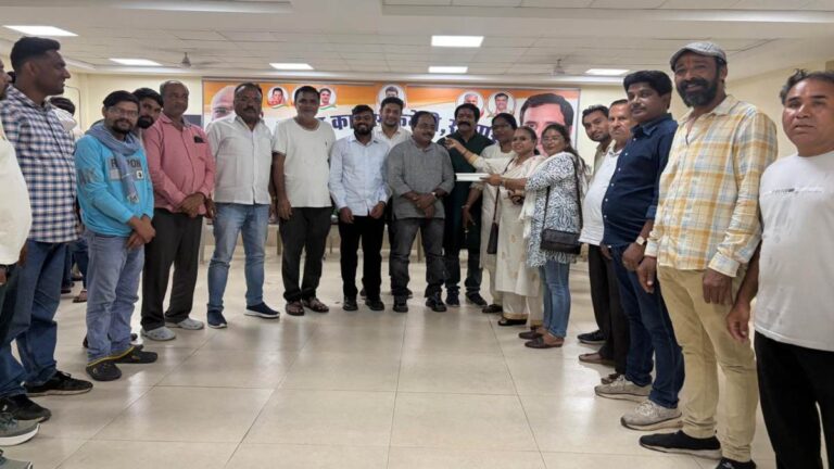 महिलाओं पर आपत्तिजनक टिप्पणी मामले में T.G. मोहनदास गिरफ्तार, जमानत के बाद महिला कांग्रेस ने बांटी मिठाई