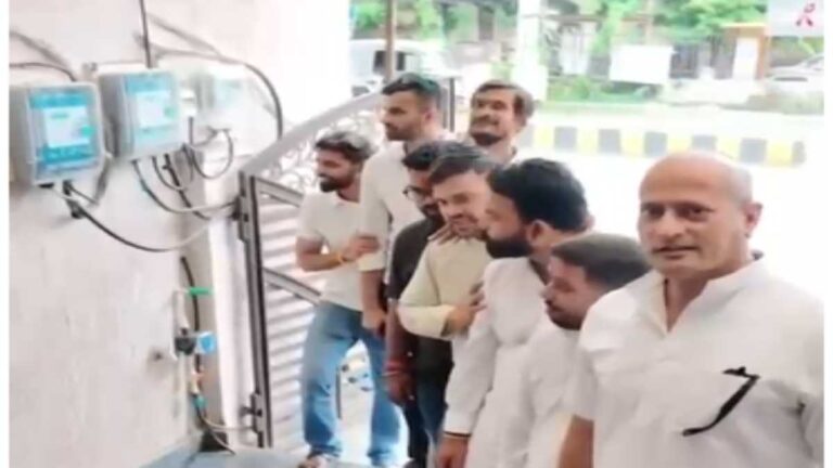 स्मार्ट मीटर पर कांग्रेस का नया हमला, वायरल गाने पर बनाया वीडियो; सरकार पर साधा निशाना