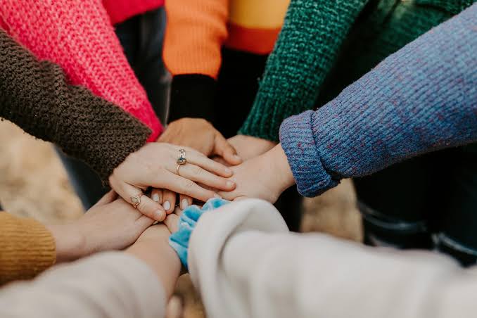 Friendship Day Special 2026: बदलते दौर में क्यों और भी जरूरी हो गई है सच्ची दोस्ती?