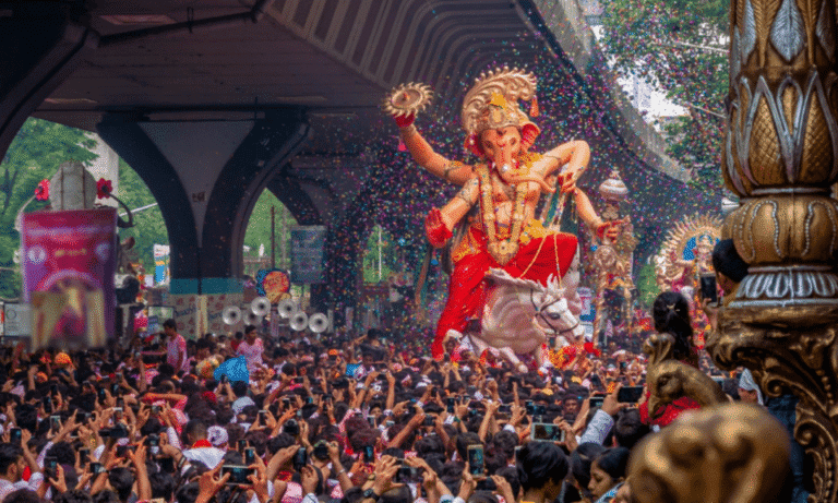 Raipur Ganesh Utsav 2026: गणेशमय हुई राजधानी रायपुर, हर तरफ बप्पा के स्वागत की धूम, कल पंडालों में विराजेंगे विघ्नहर्ता