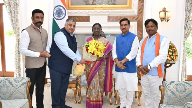 बस्तर दशहरा के मुरिया दरबार में शामिल होंगी राष्ट्रपति द्रौपदी मुर्मु, CM साय का निमंत्रण स्वीकार