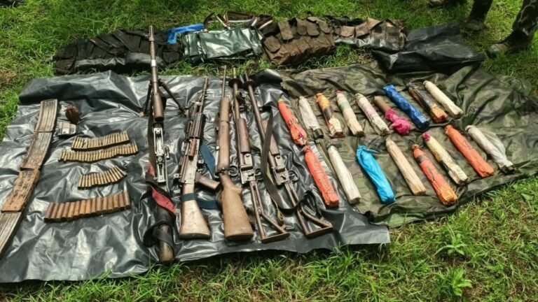 बीजापुर में नक्सली डंप का भंडाफोड़, SLR और INSAS समेत बड़ी मात्रा में हथियार-गोला बारूद बरामद