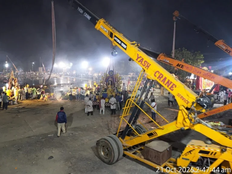 रायपुर के महादेवघाट में 790 दुर्गा प्रतिमाओं का विसर्जन, खारुन नदी की सुरक्षा के लिए सख्त निर्देश