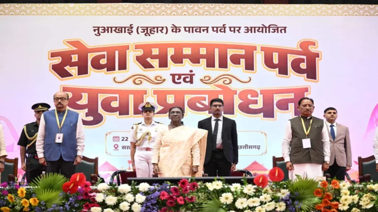 राष्ट्रपति द्रौपदी मुर्मू की युवाओं से अपील, कहा- बड़े सपने देखें और सफलता को राष्ट्र सेवा से जोड़ें